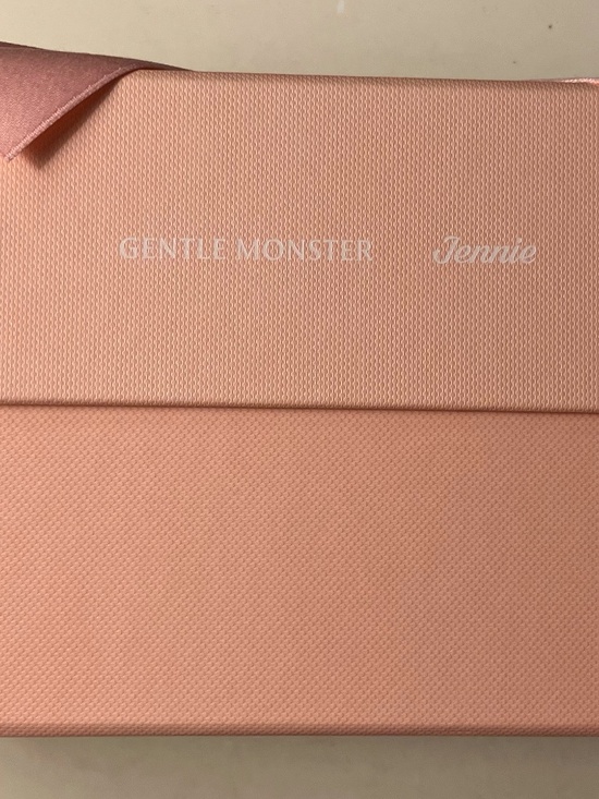 Gentle Monster x Jennie Jentle Salon Hush P7 Pink Brown, Authentic, With Tags main image 14